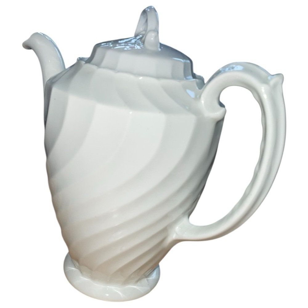Burleigh Ware Queens swirl teapot, ironstone, made in England, vintage, no chips - Picture 2 of 5